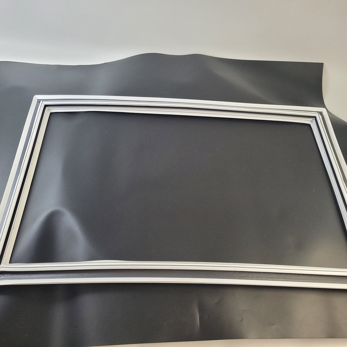 Electrolux Refrigerator & Freezer Door Gaskets 241872503