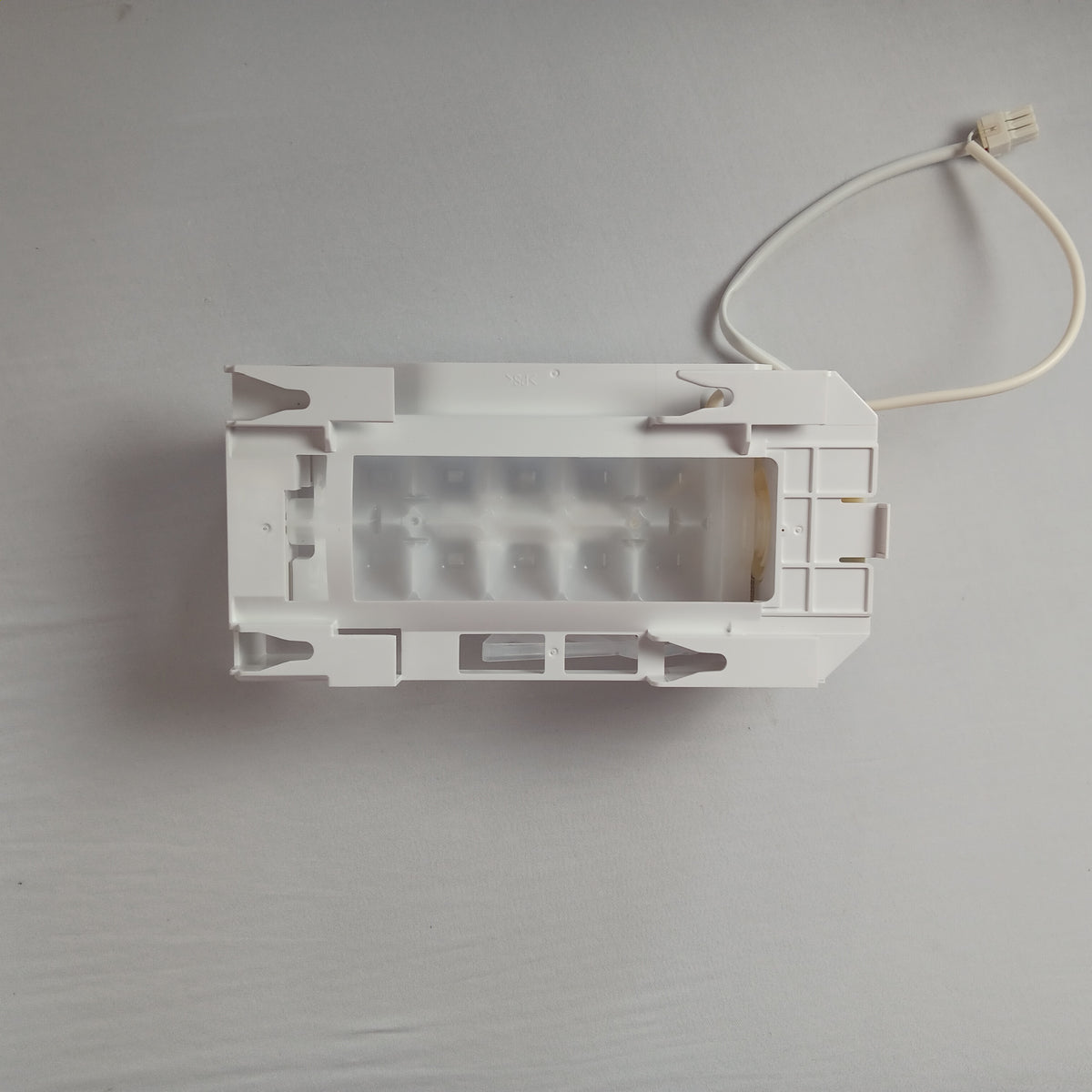 Frigidaire 243297604 Refrigerator & Freezer Ice Makers