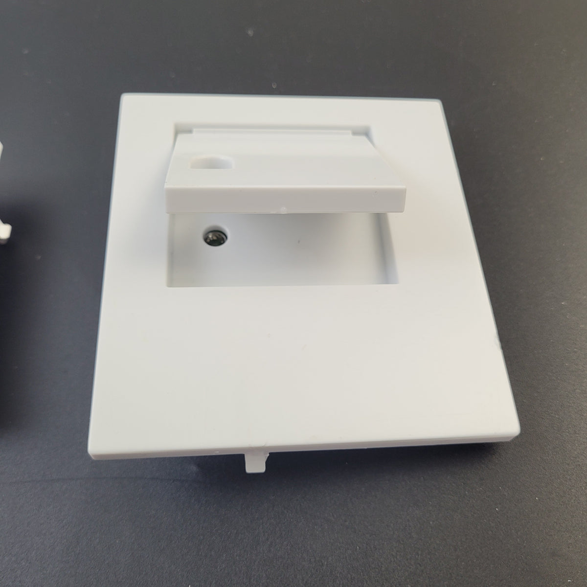 Whirlpool Refrigerator & Freezer Misc. Parts W10518660
