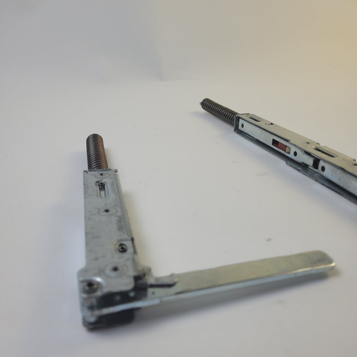 Electrolux Wall Oven Door Hinges 5304530350