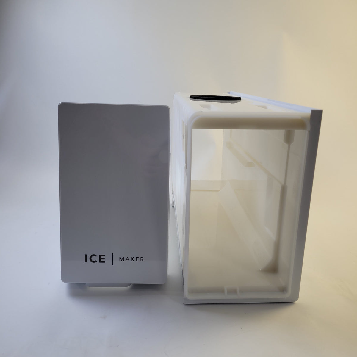 Electrolux Refrigerator & Freezer Ice Bins / Ice Containers  5304538927