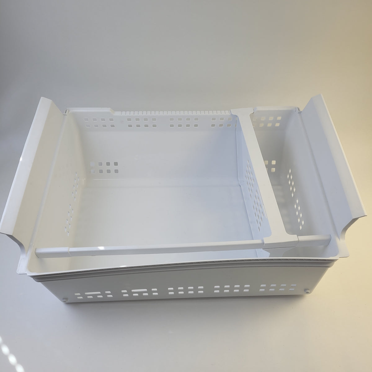 Electrolux Refrigerator & Freezer Drawers / Crisper Drawers 5304525892