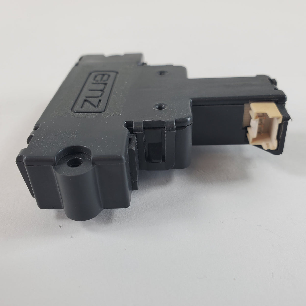 GE Dishwasher Latches / Locks / Strikes WD21X10490