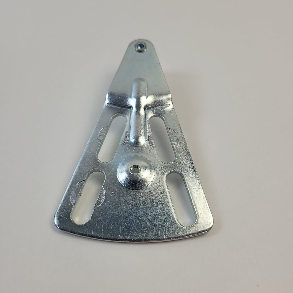 Magic Chef Refrigerator & Freezer Hinges 312031100072
