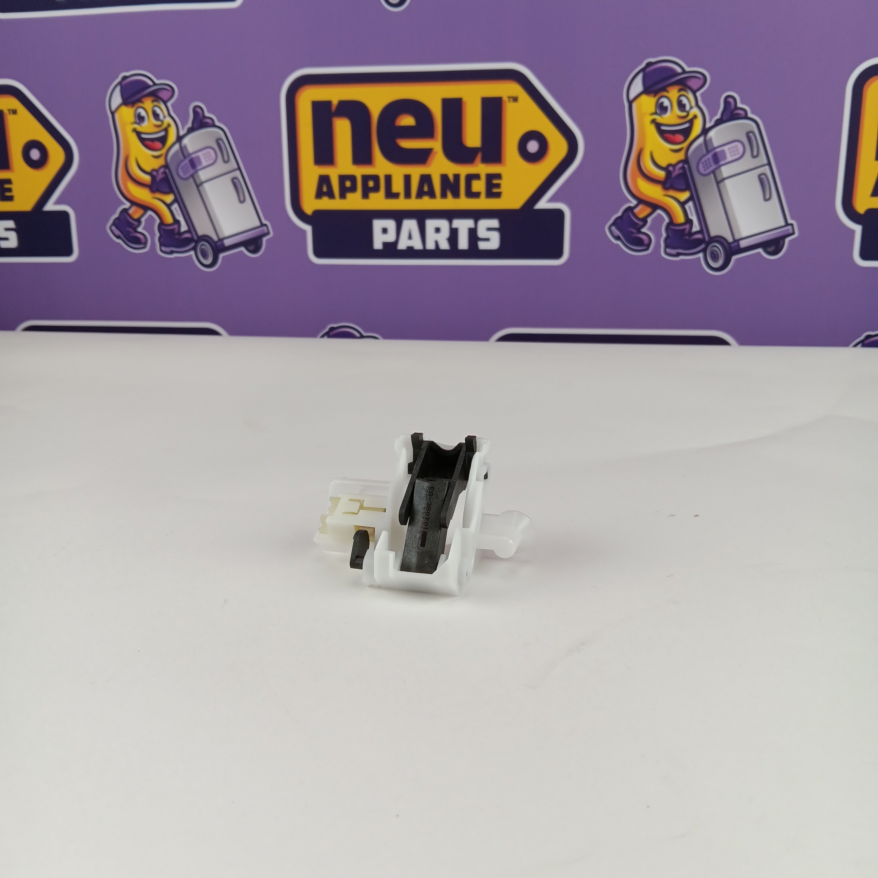 Electrolux 111315040 Dishwasher Latches / Locks / Strikes