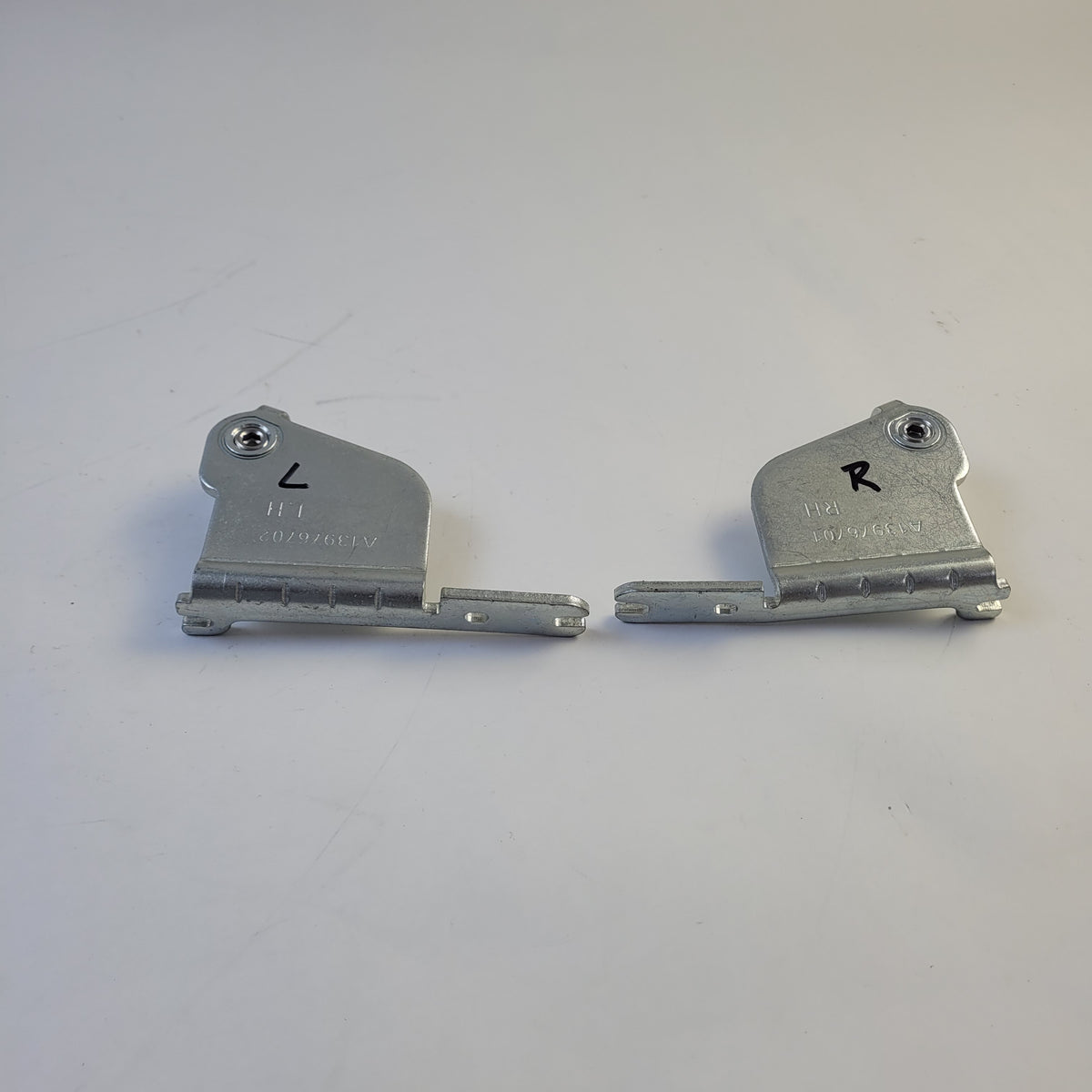 Frigidaire Refrigerator & Freezer Hinges 5304530888
