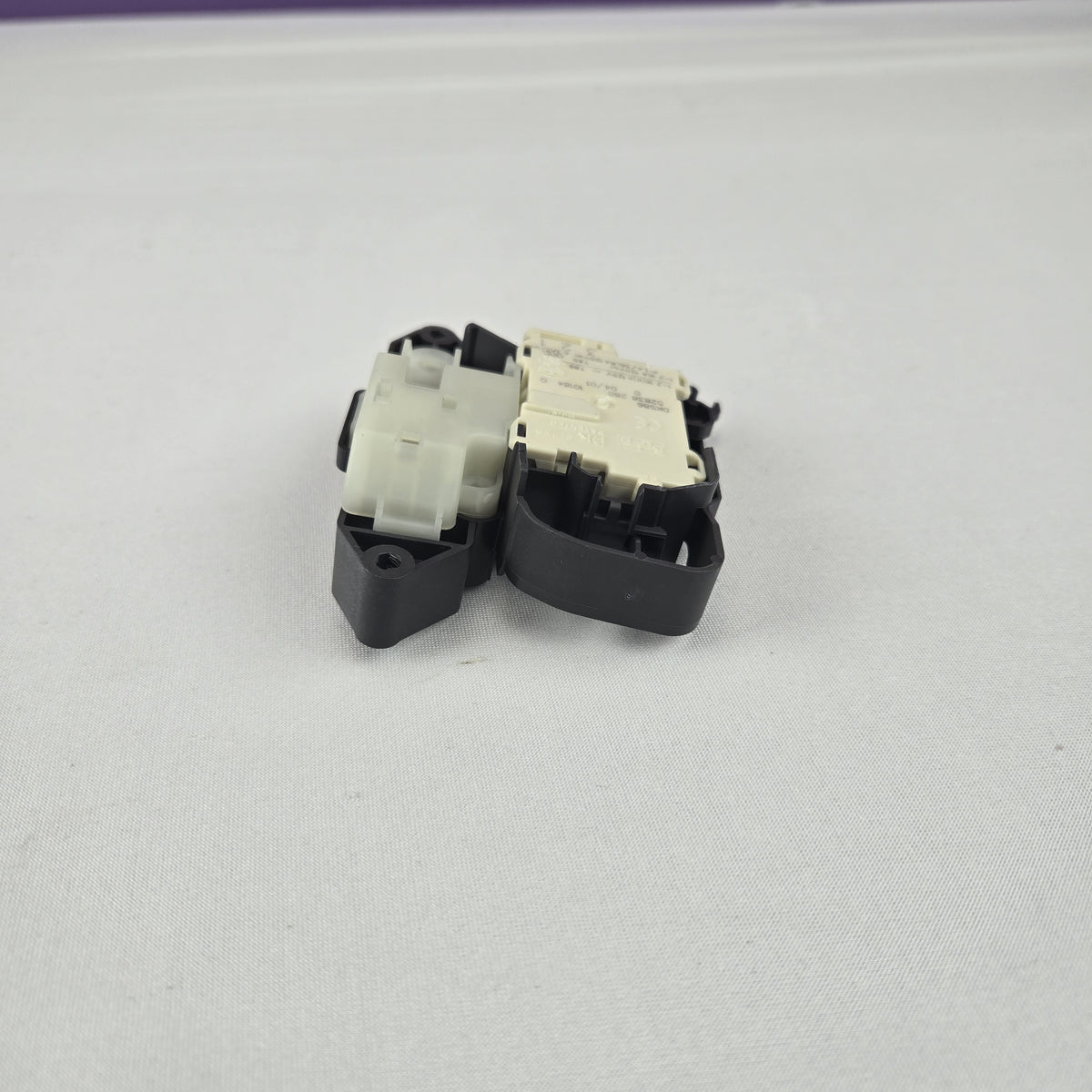 Whirlpool Washer Door Locks W11733849