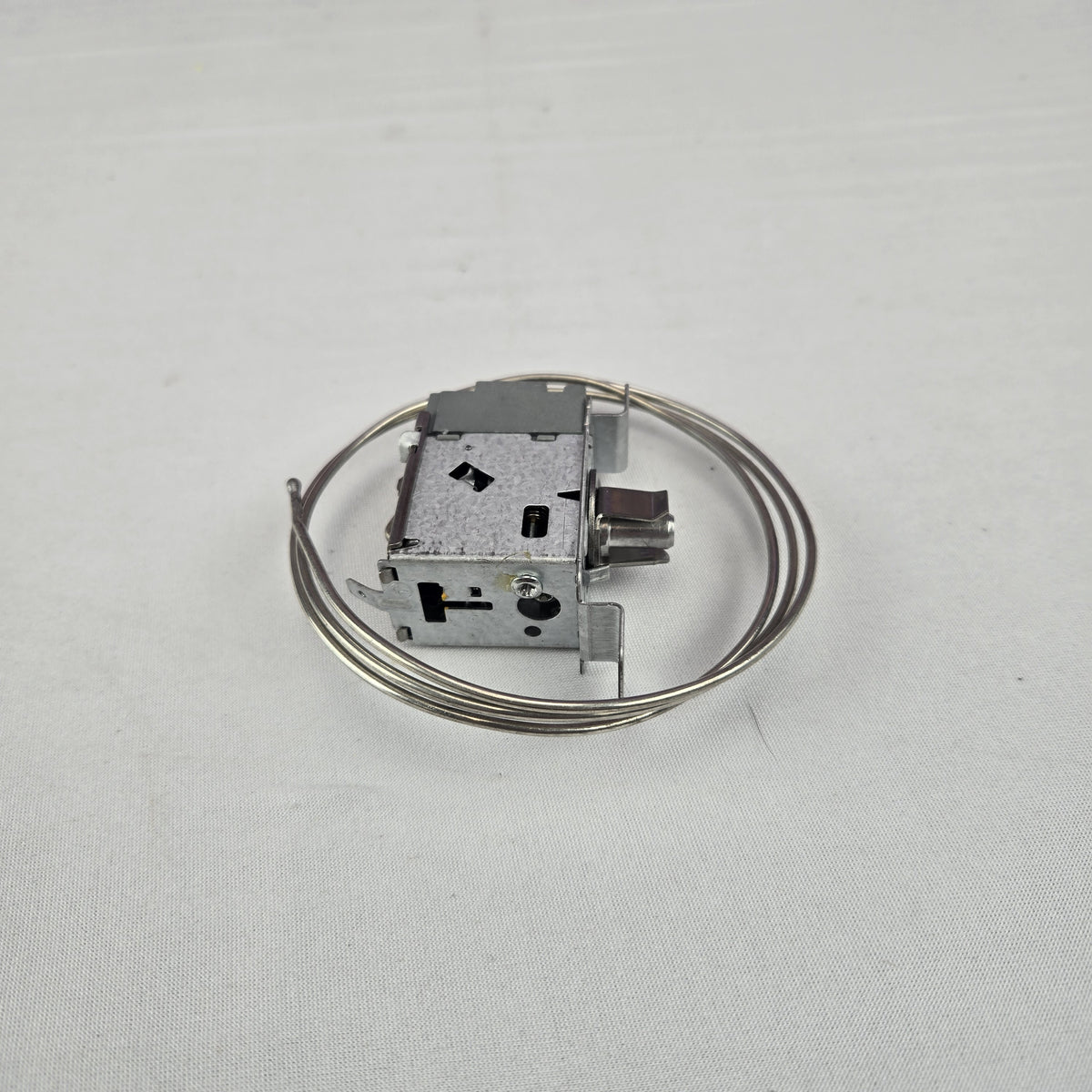 Frigidaire Refrigerator & Freezer Misc. Parts 241537104