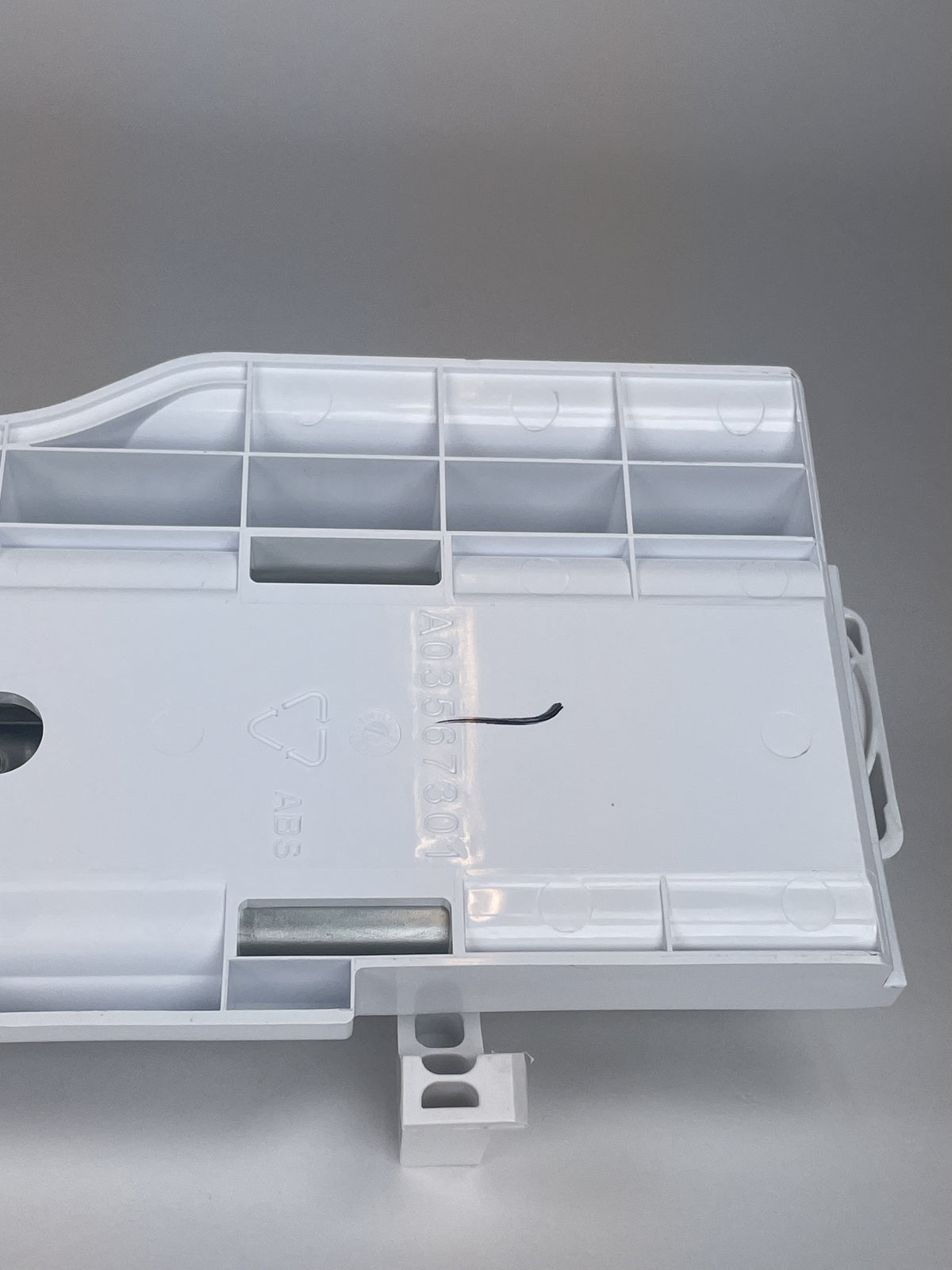 Frigidaire Refrigerator & Freezer Misc. Parts 5304507977
