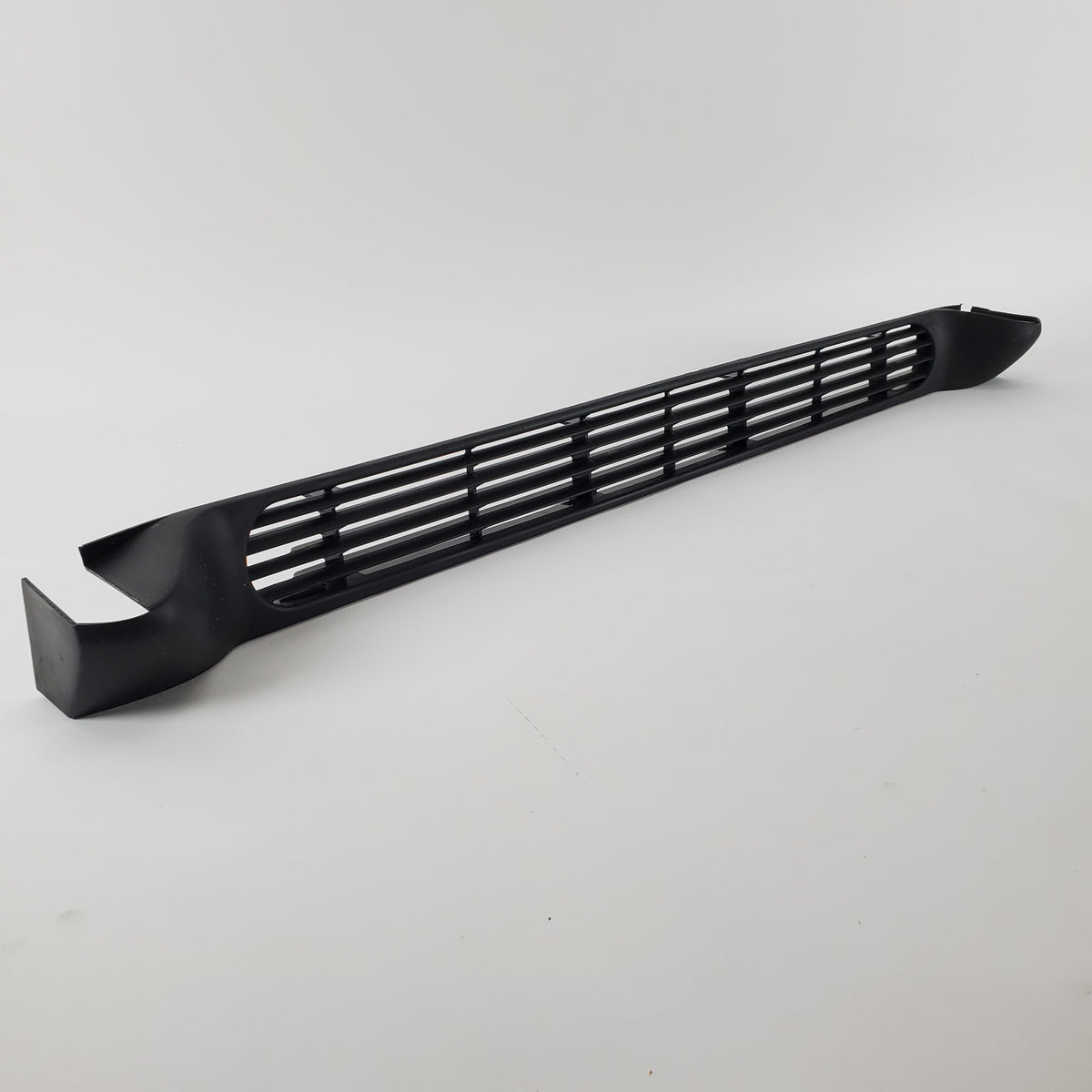 Electrolux Refrigerator & Freezer Grilles / Kickplates 240324411