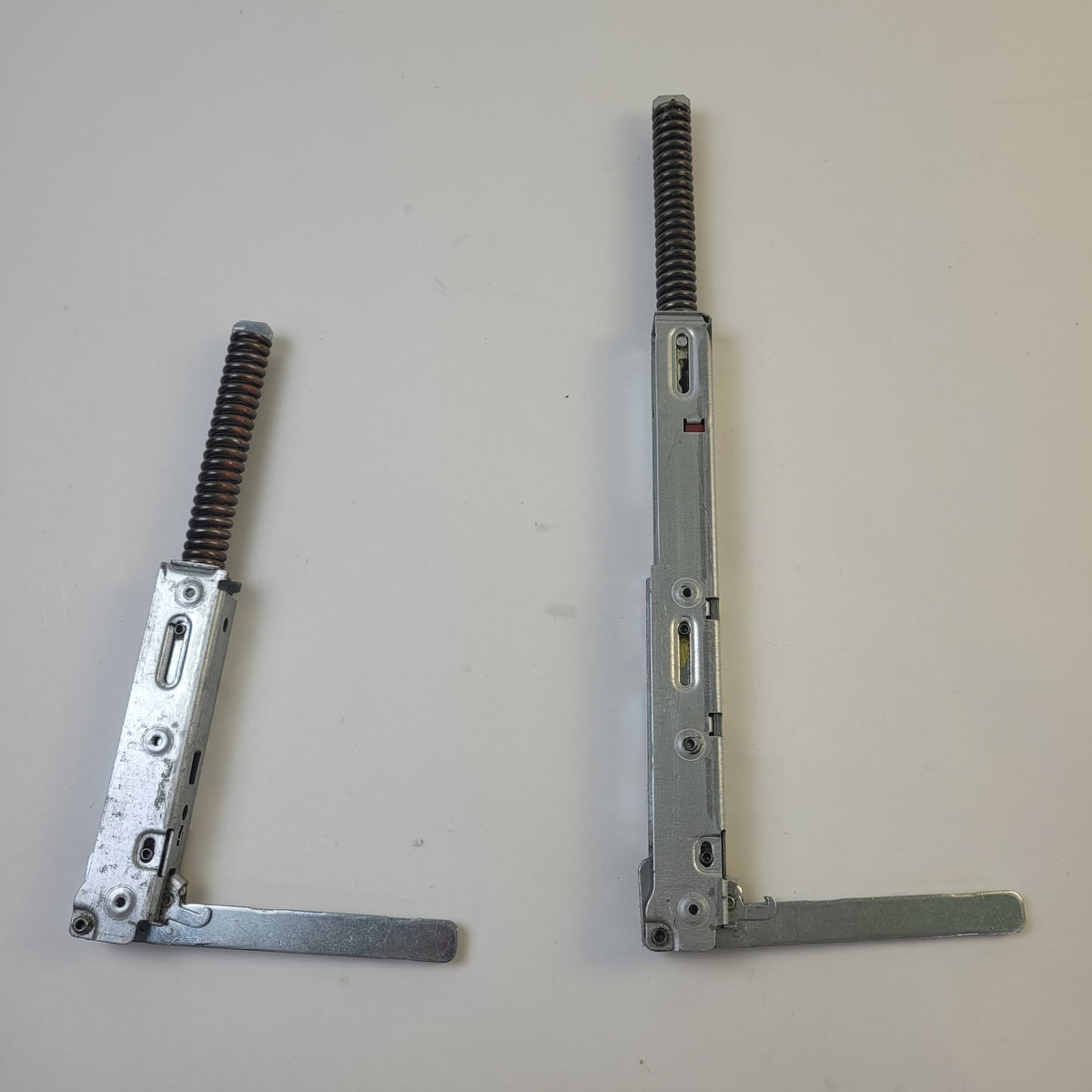 Electrolux Wall Oven Door Hinges 5304530350