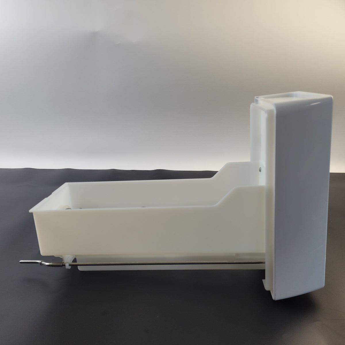 Electrolux Refrigerator & Freezer Ice Bins / Ice Containers  5304537045