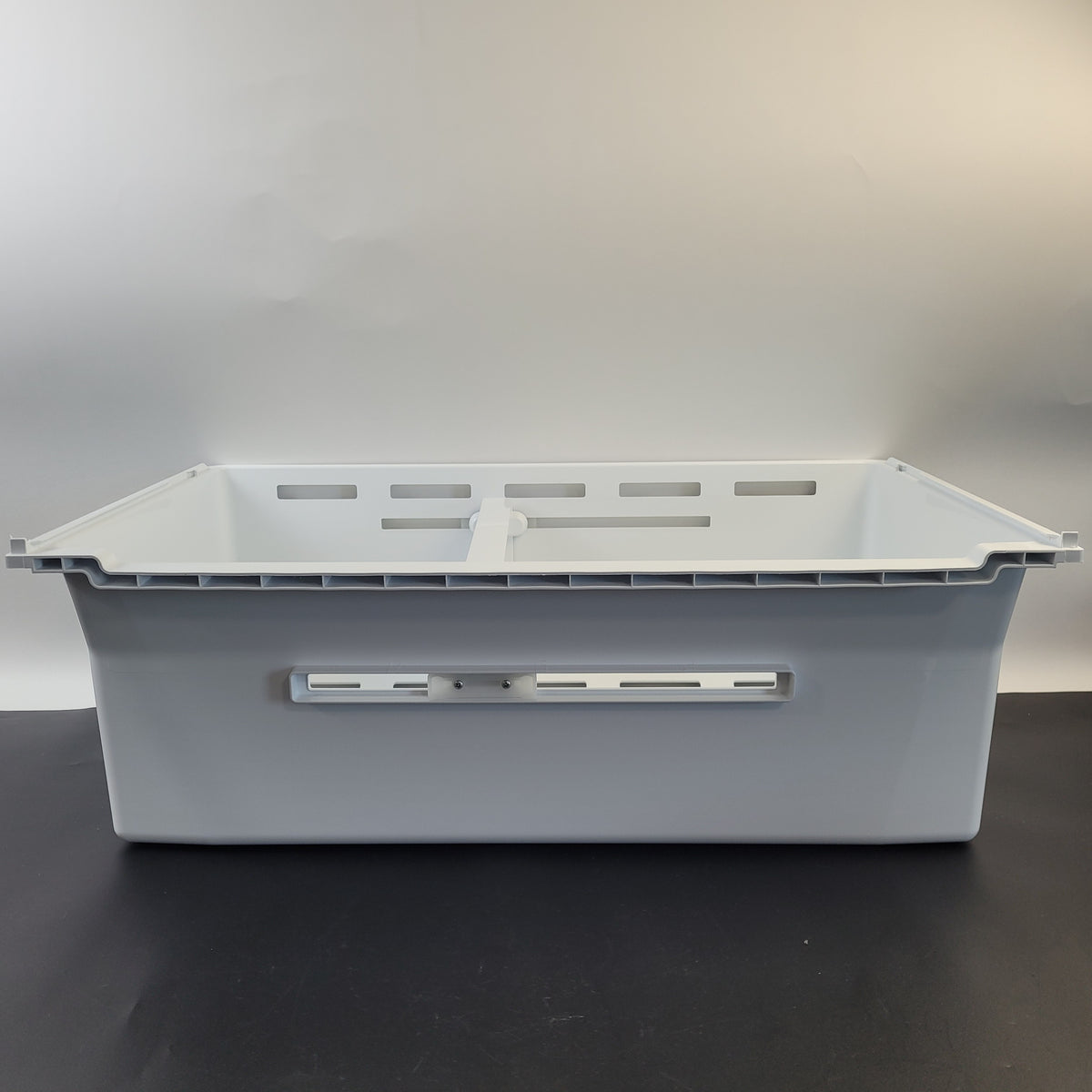 Electrolux Refrigerator & Freezer Drawers / Crisper Drawers 5304519057