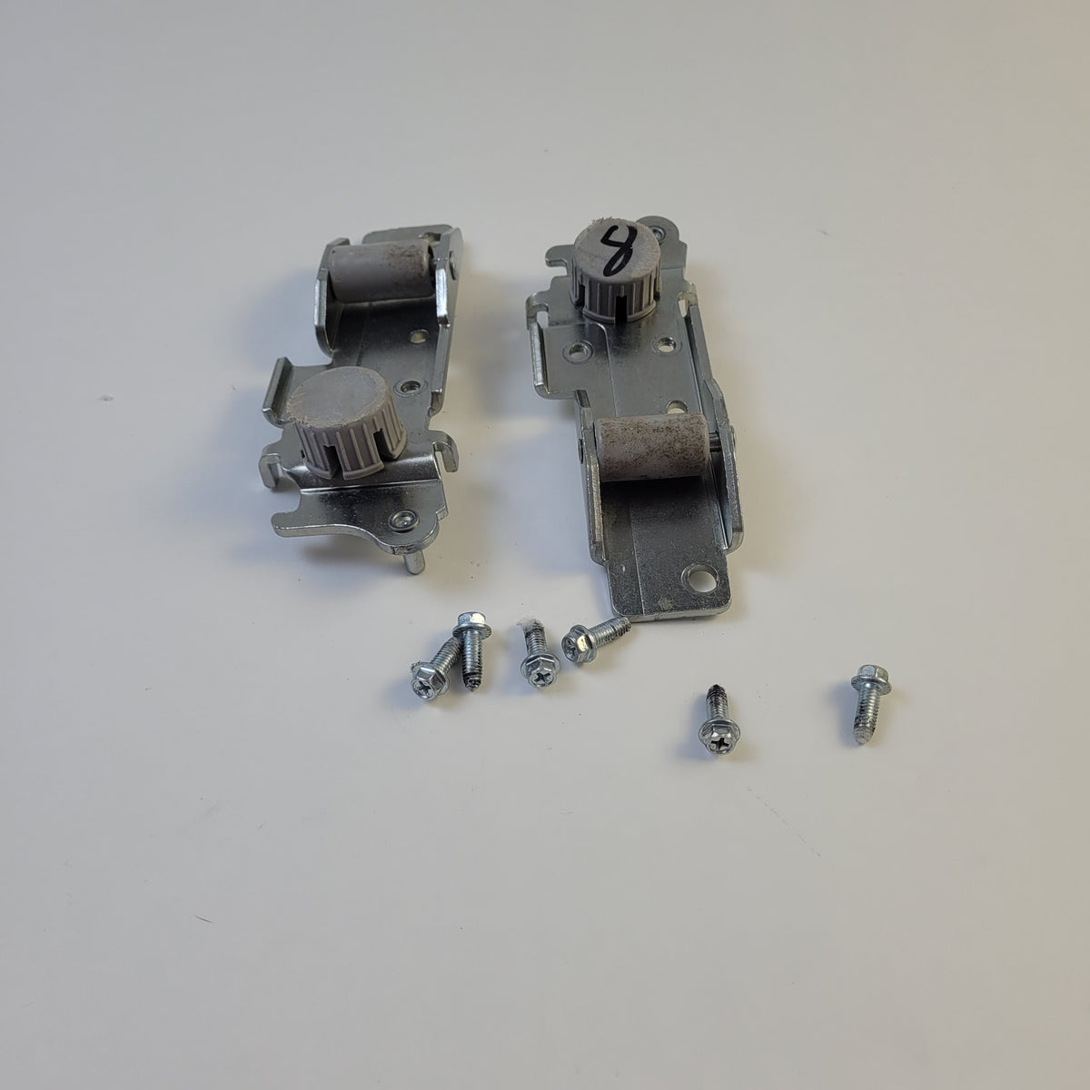 Frigidaire Refrigerator & Freezer Hinges 5304513756