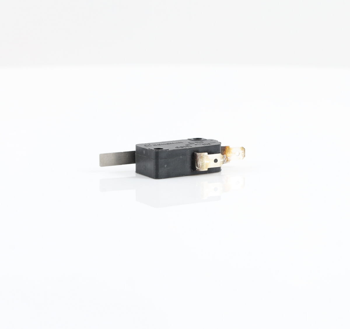 Whirlpool Refrigerator & Freezer Switches W11087492